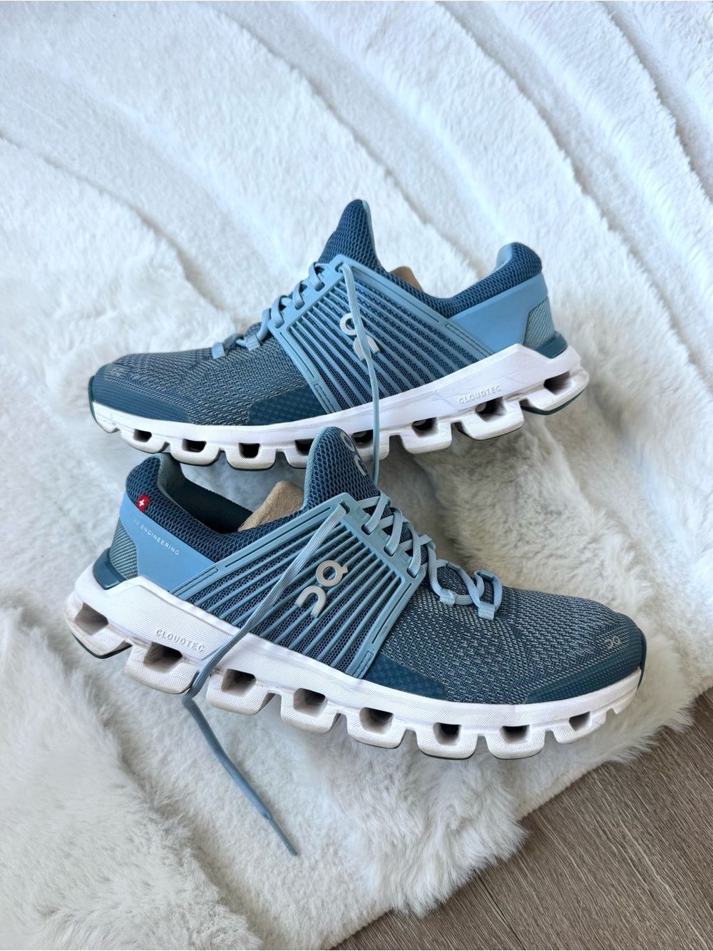 On Cloudswift 4 Road Running Shoes in Lake Sky Size 7.5